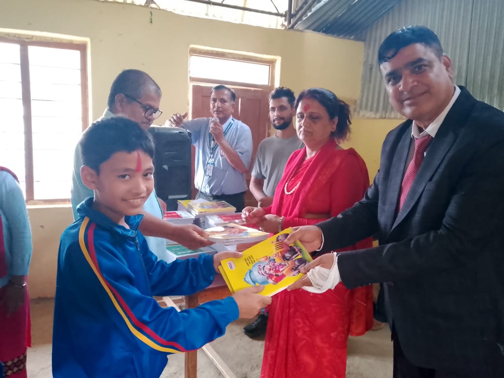 विद्यार्थीलाई बिद्यालयप्रति मोह जाग्ने बाताबरण तयार गरौं :संविधान सभा सदस्य खनाल
