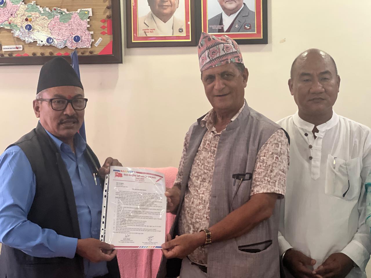 नीति कार्यक्रमका लागि सुझाव सहित सातै पालिकामा समाजबादिको ज्ञापन पत्र