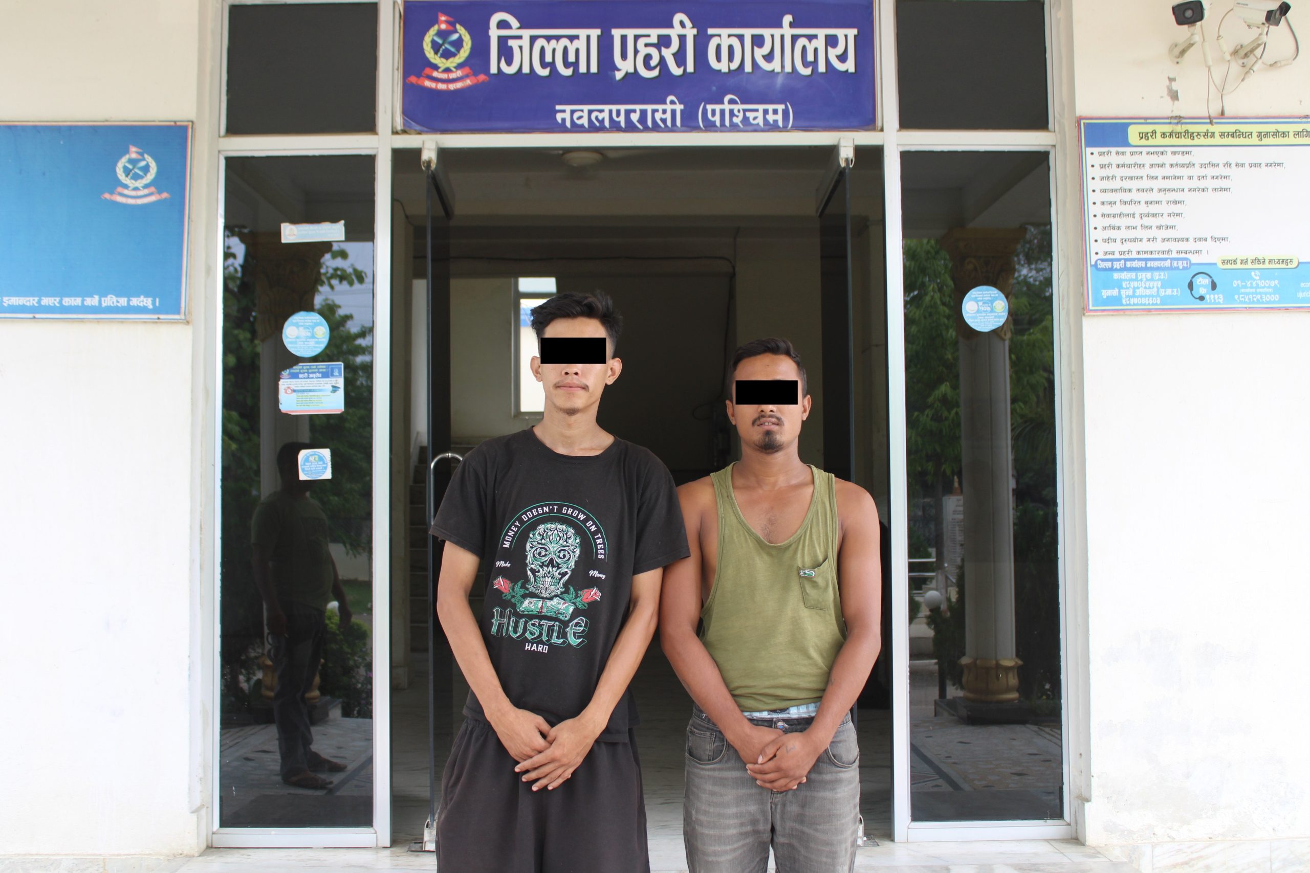 सुनवलबाट अवैध रुपमा गोरु ओसार पसार गर्ने दुईजना ट्रक सहित पक्राउ