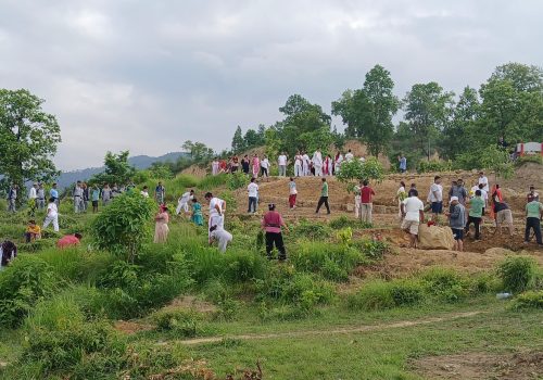 पारिजात सामुदायिक वनको इको पार्कमा जनश्रमदान(फोटो फिचर सहित)