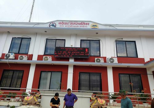 वडा अध्यक्षहरुको बिमतिले सरुवा भएका बर्दघाटका स्वास्थ्यका कर्मचारी हाजिर हुन सकेनन
