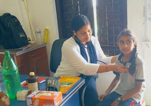 बर्दघाटमा बिद्यालय नर्स सेवा प्रभावकारी बन्दै,अविभावक समेत ढुक्क 